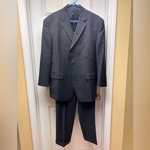 Calvin Klein Men’s 2-Piece Suit – 100% Wool – Size 44S Jacket / 38S Pants